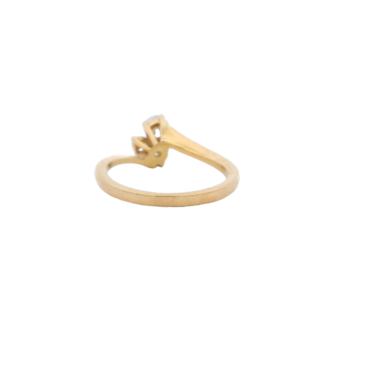 18ct YG Ring 3 Diamond Ring
