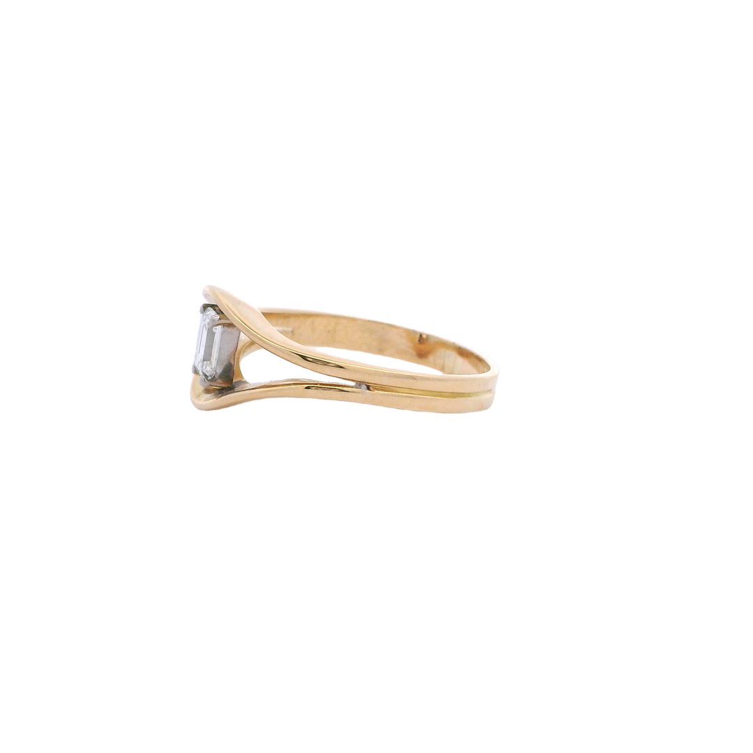 18ct YG Split Ring with Emerald Cut Diamond