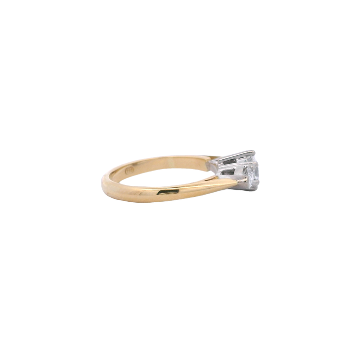 Ring 18ct 2T Trilogy Ring