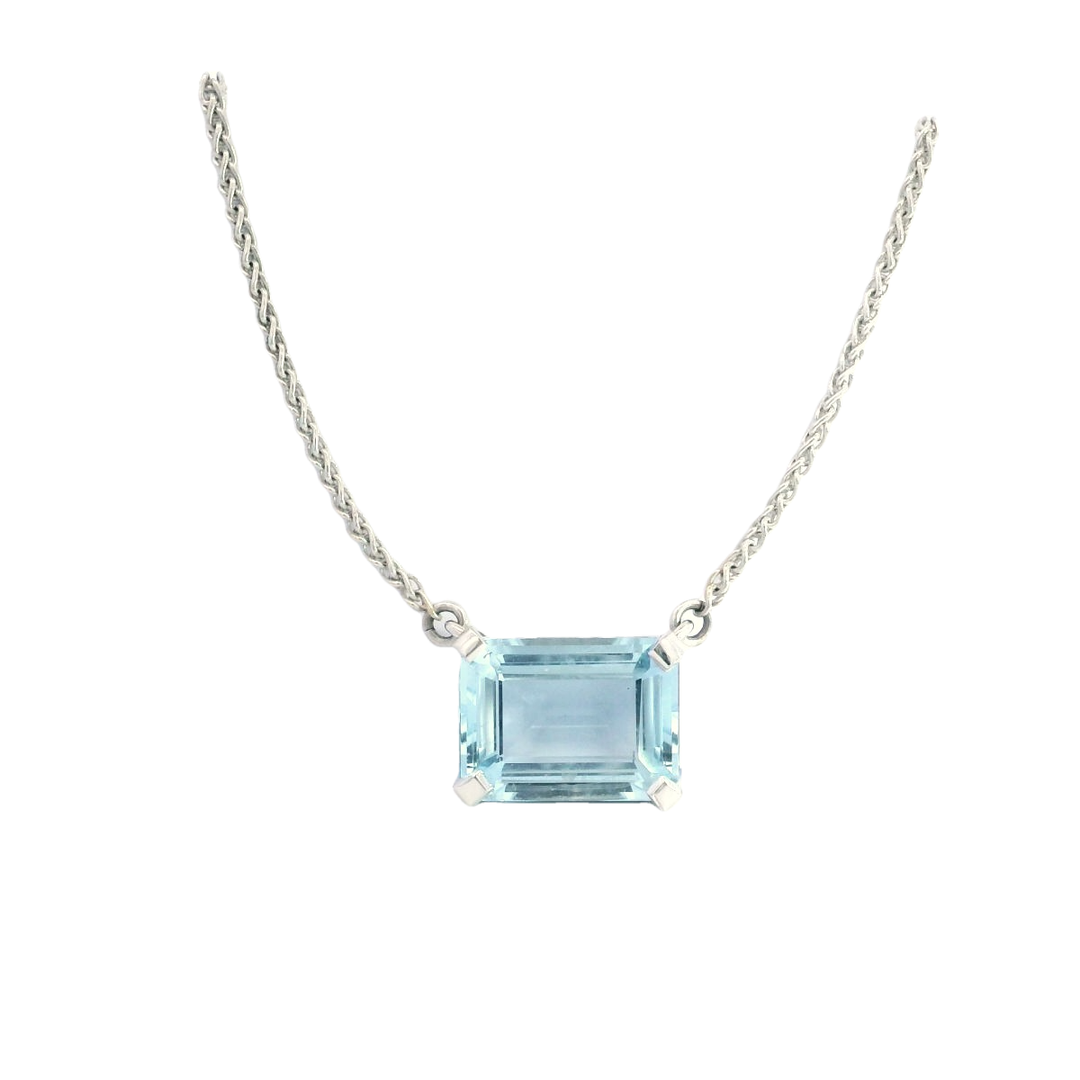 18ct WG Aquamarine Necklet