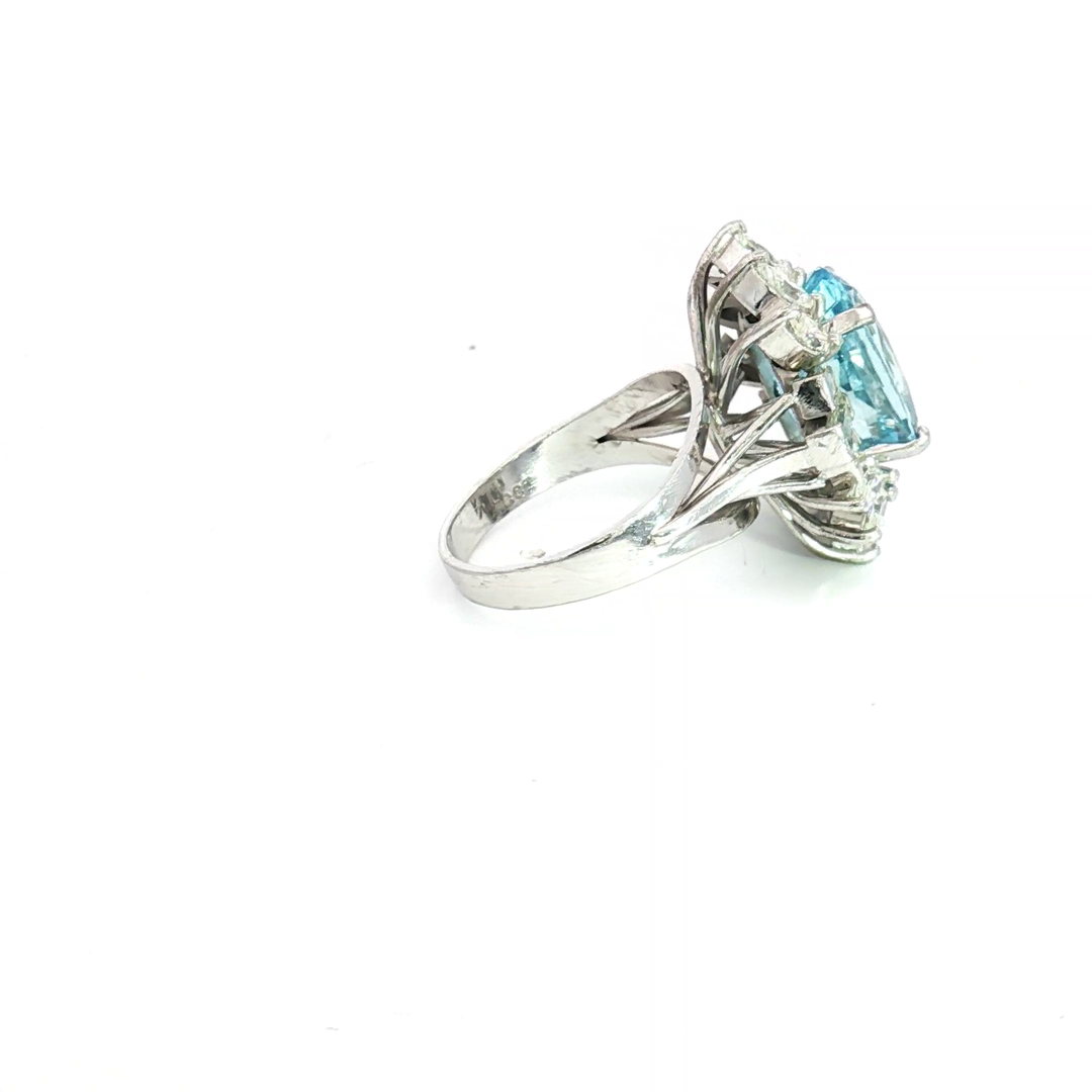 White Gold Cocktail Ring Featuring an Oval Faceted Aquamarine