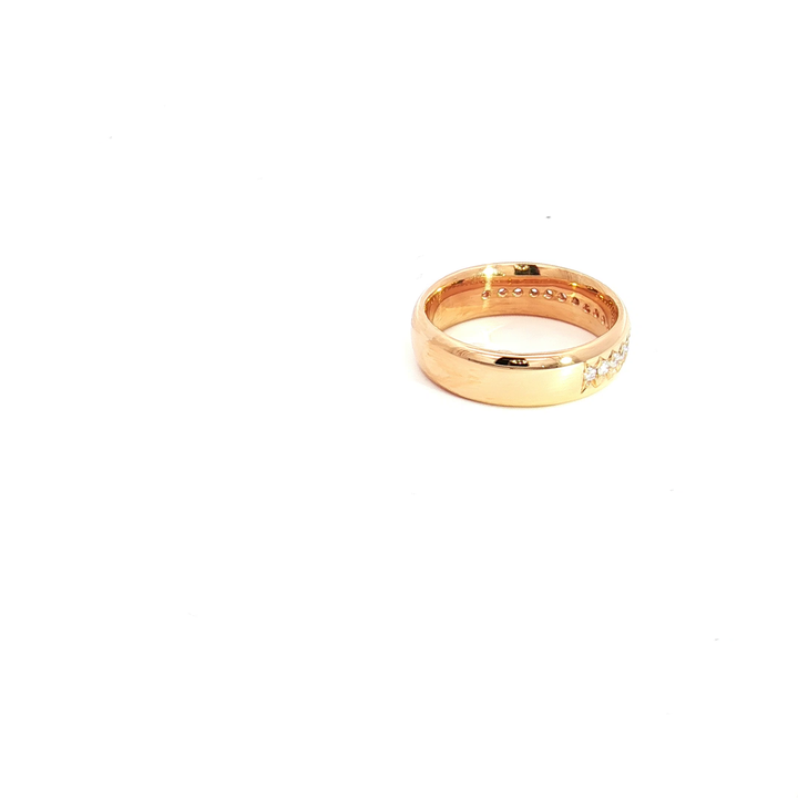 Yellow Gold Band Ring with Round Brilliant Cut Diamonds