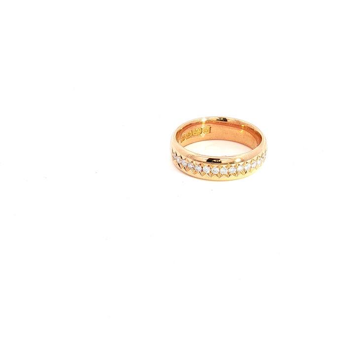 Yellow Gold Band Ring with Round Brilliant Cut Diamonds