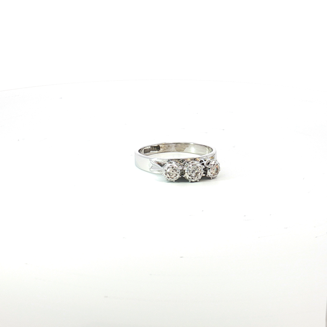 18ct WG 3 Diamond Ring
