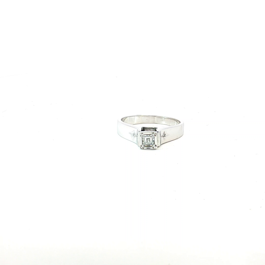 14ct WG Carre Cut Diamond Solitaire Ring