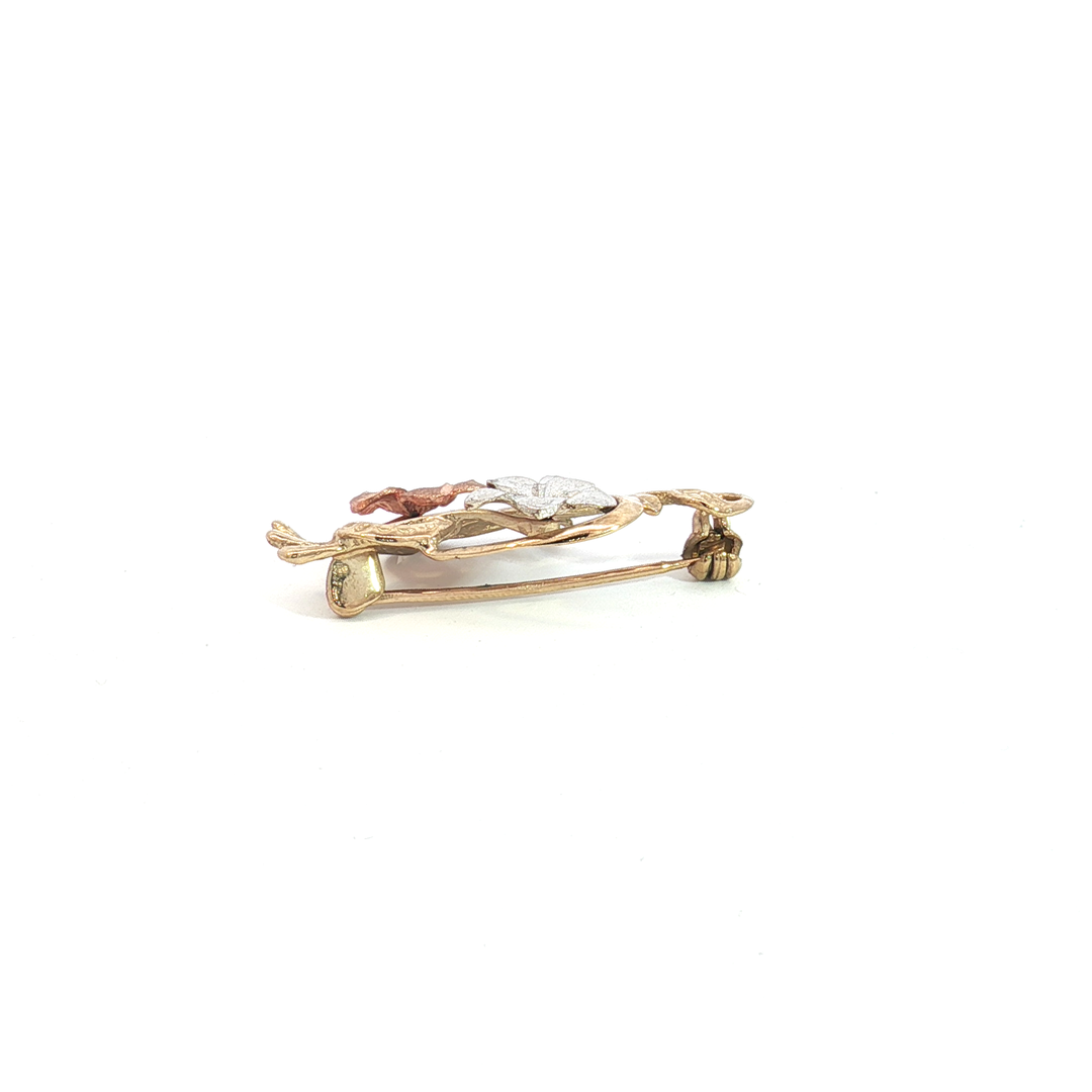 9ct 3 Tone Flower Brooch