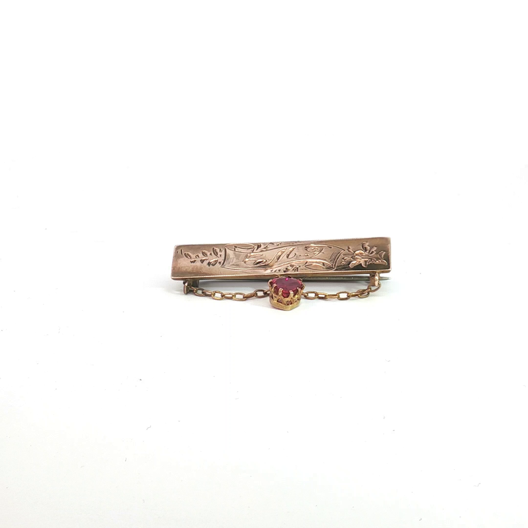 9ct RG Ruby Doublet Engraved Brooch