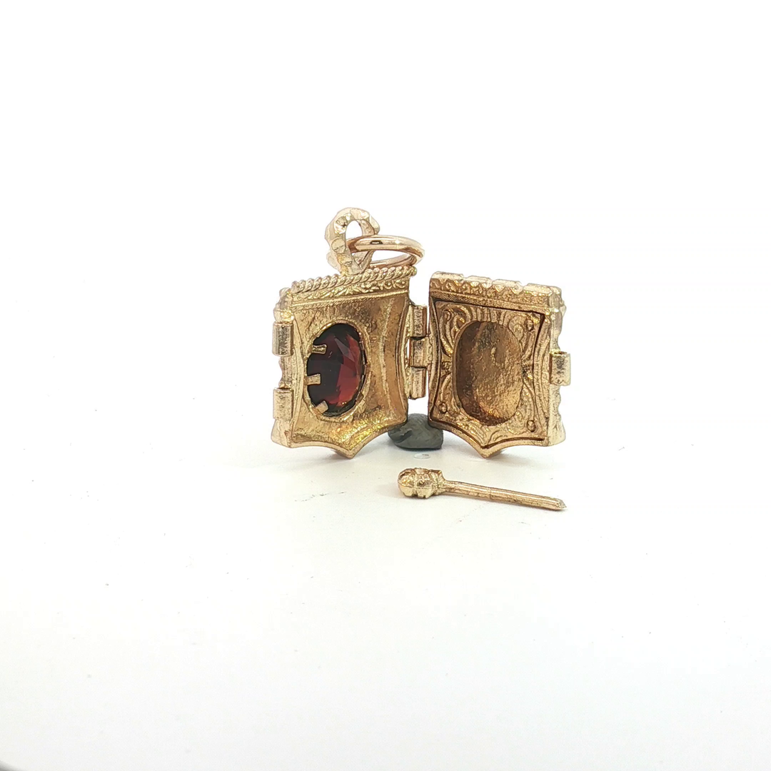 9ct YG Locket Pendant with Garnet