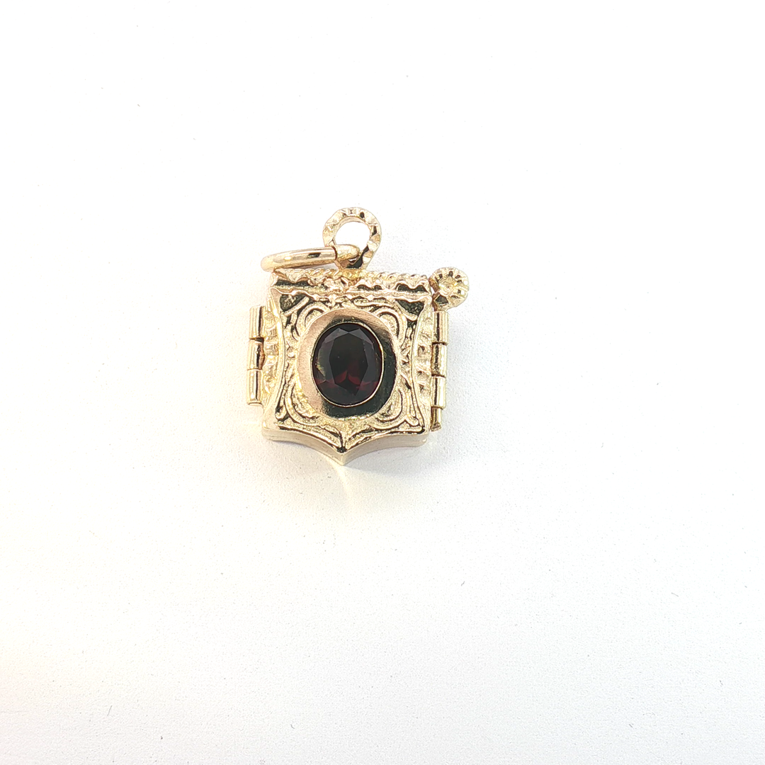 9ct YG Locket Pendant with Garnet