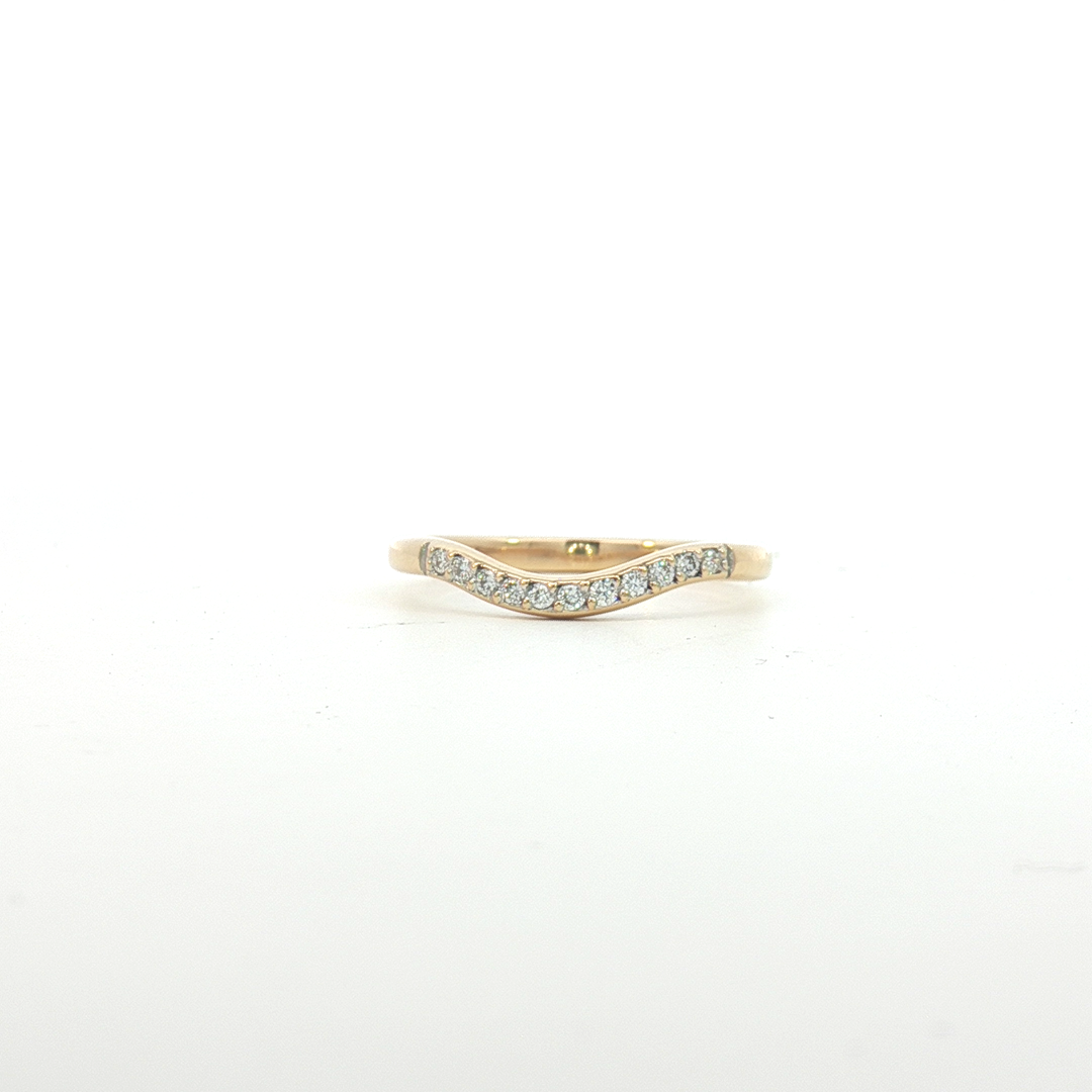 18ct YG Curved Diamond Set Wedder