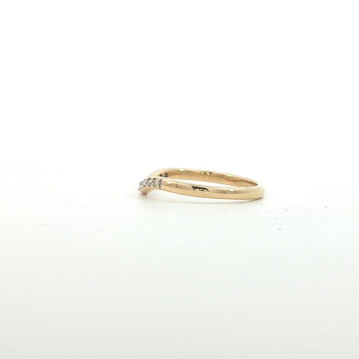 18ct YG Curved Diamond Set Wedder