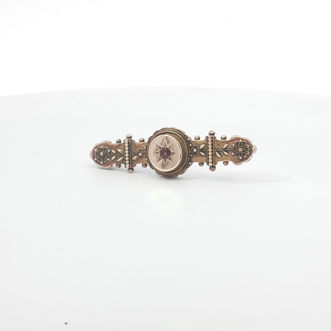 Antique 15ct RG Bar Brooch with Ruby