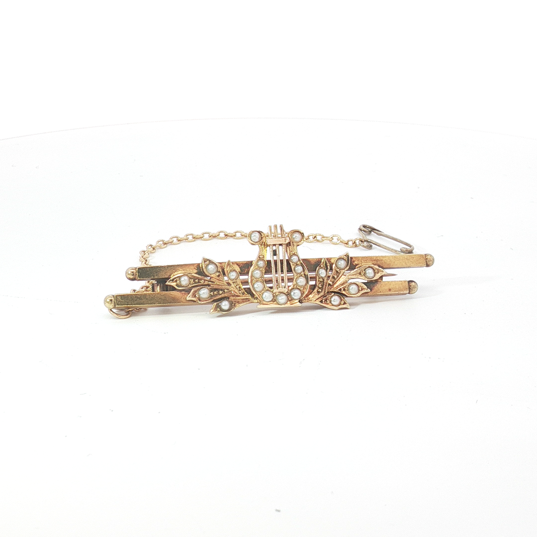 15ct YG Seed Pearl Lyre Bar Brooch