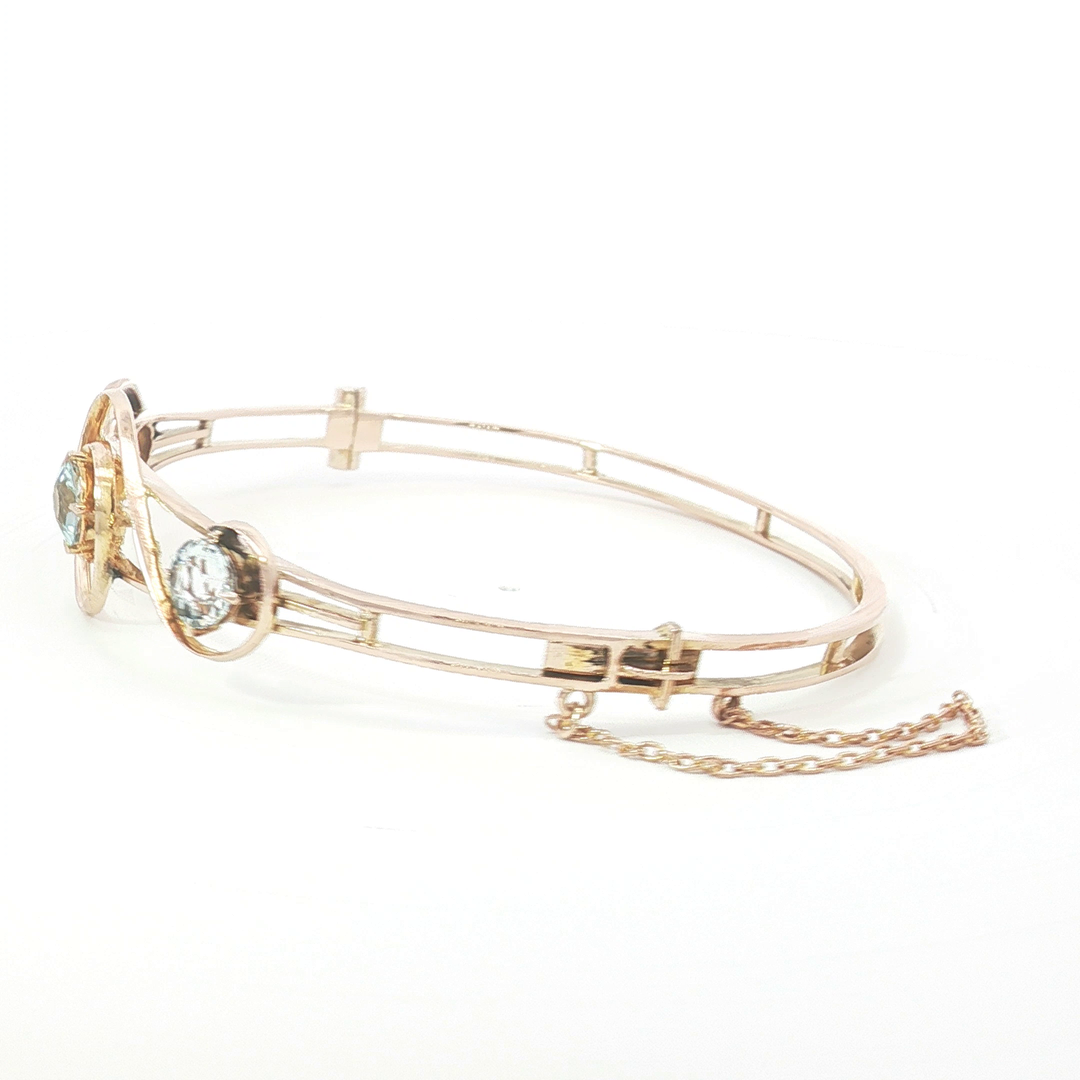 9ct RG 3 Aquamarine Swirl Bangle