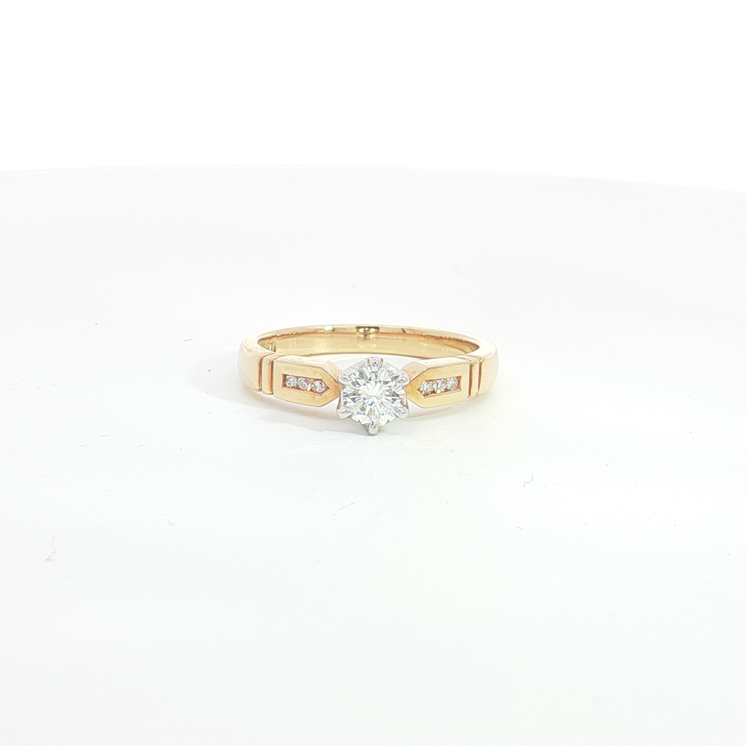 18ct YG Diamond Solitaire Ring with Diamond Set Shoulders