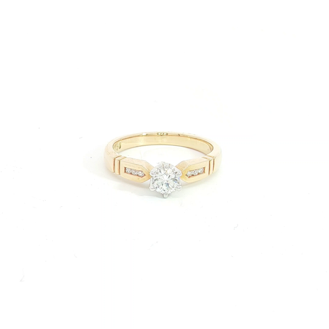 18ct YG Diamond Solitaire Ring with Diamond Set Shoulders