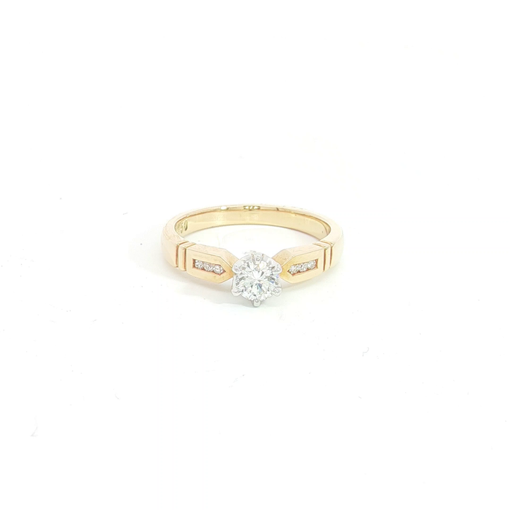 18ct YG Diamond Solitaire Ring with Diamond Set Shoulders