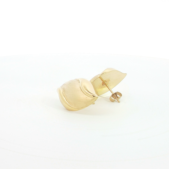 18ct YG Textured Leaf Stud Earrings