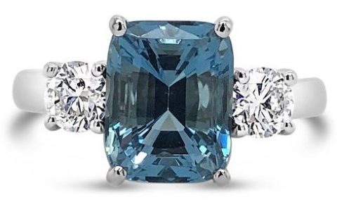 18ct white gold aquamarine & diamond ring