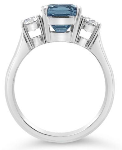 18ct white gold aquamarine & diamond ring