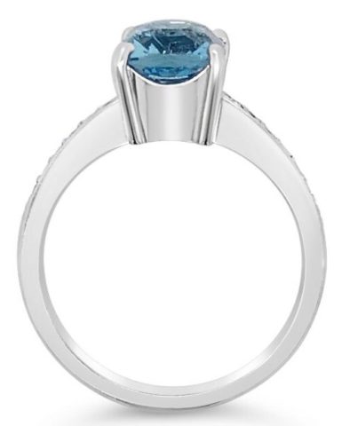 18ct white gold aquamarine cushion ring
