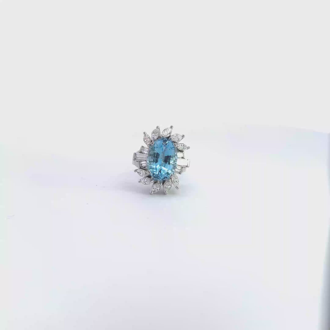 18ct White Gold Cocktail Ring with Oval Cabochon Aquamarine