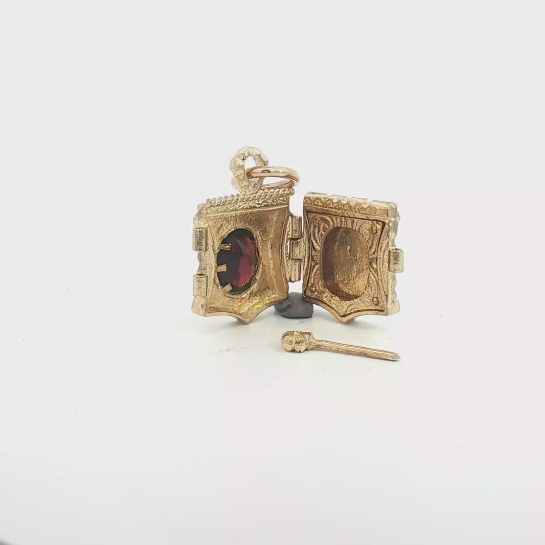 9ct YG Locket Pendant with Garnet