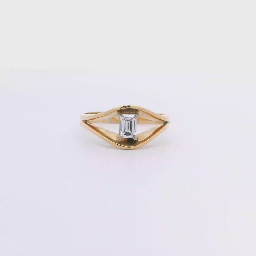 18ct YG Split Ring with Emerald Cut Diamond