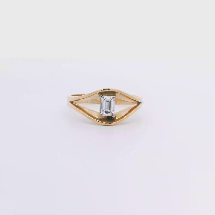 18ct YG Split Ring with Emerald Cut Diamond