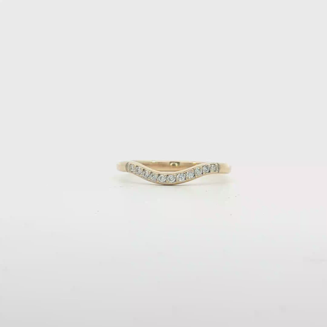 18ct YG Curved Diamond Set Wedder